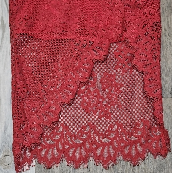 Lovers + Friends with lace overlay size xs - Picture 4 of 15